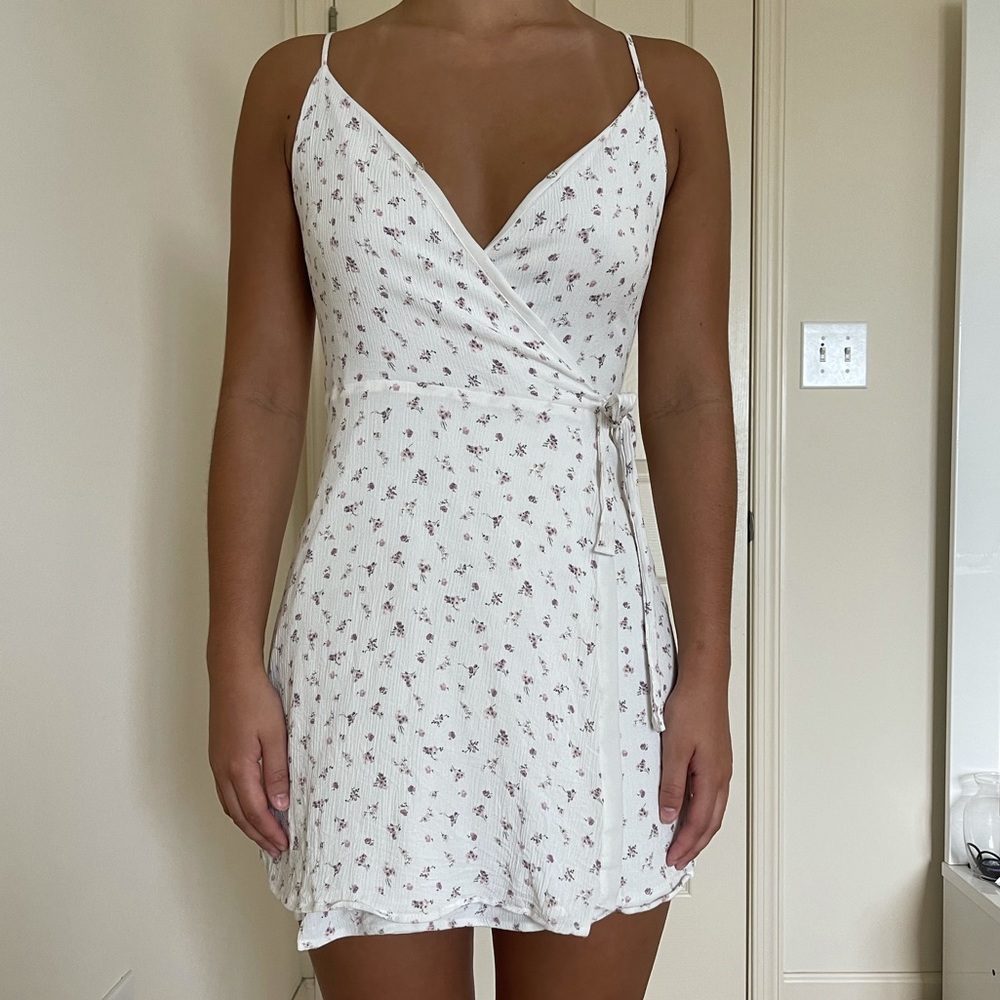 hollister floral wrap dress